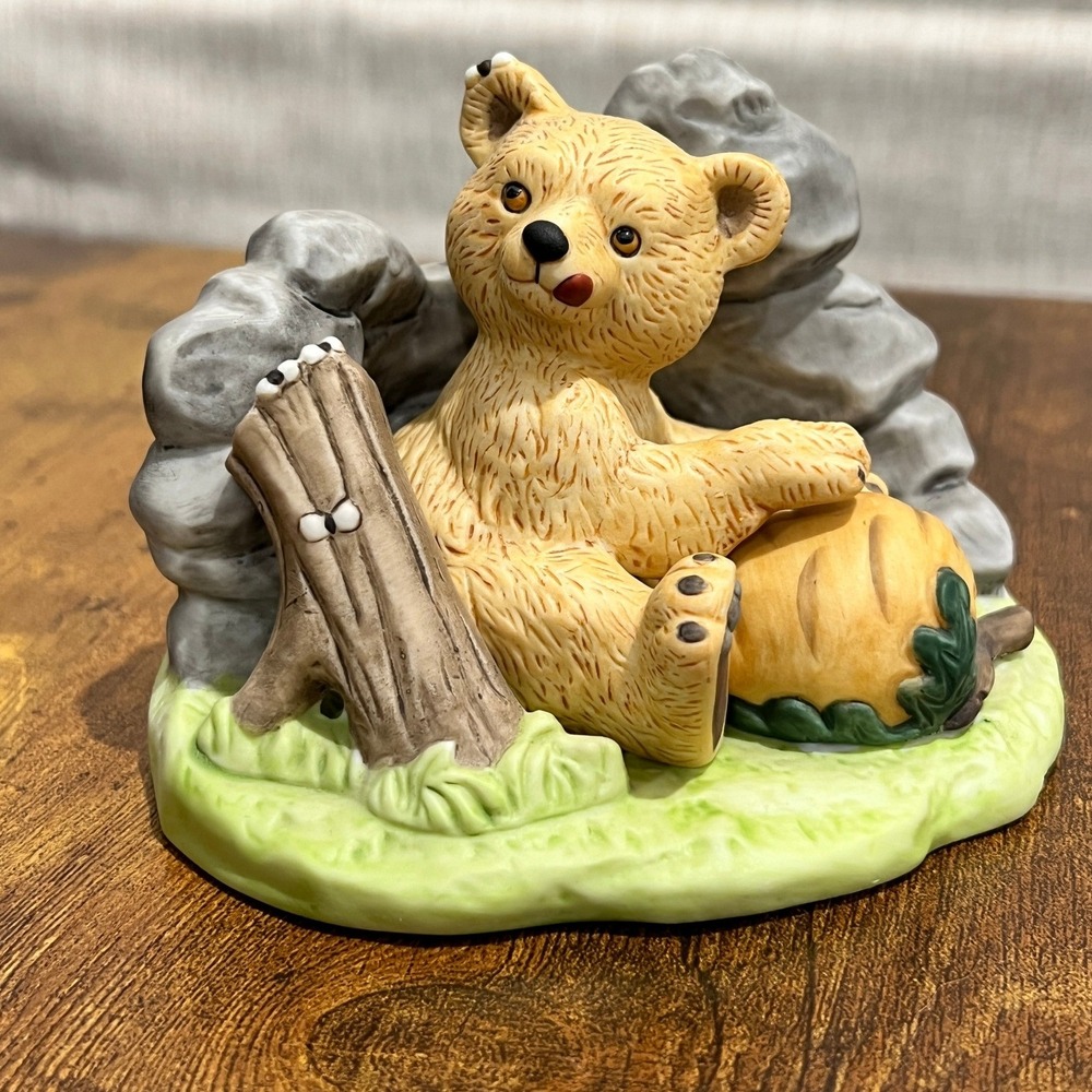 Woodland Surprises Jacqueline B Smith Bear Figurine Franklin Porcelain 1984‎